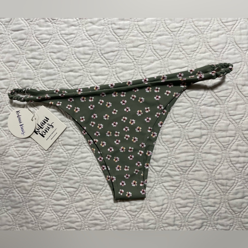 NWT Kulani Kinis. Bottoms